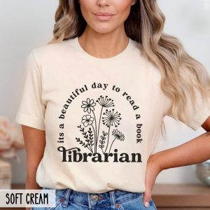 Bookish Media Specialist School Librarian Graphic T-Shirt