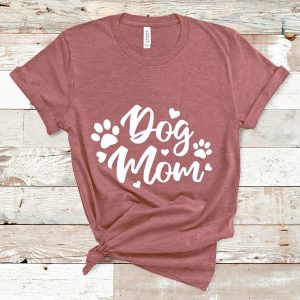 Dog Mom Heart Paw Print Fur Mama Classic Graphic T-Shirt