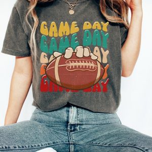 Retro Football Game Day Mom Vibes Oversized Graphic T-Shirt