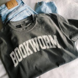 Bookworm Book Lover Bookish Club Gift Graphic T-Shirt