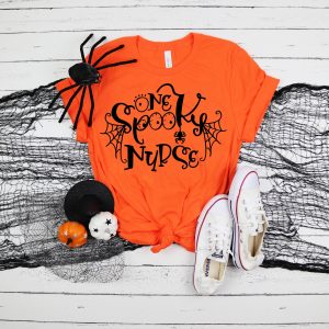 One Spooky Nurse Halloween For Nurses Women Graphic T-Shirt