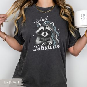Funny Raccoon Retro Y2K Meme Graphic T-Shirt