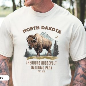 Theodore Roosevelt National Park Bison North Graphic T-Shirt