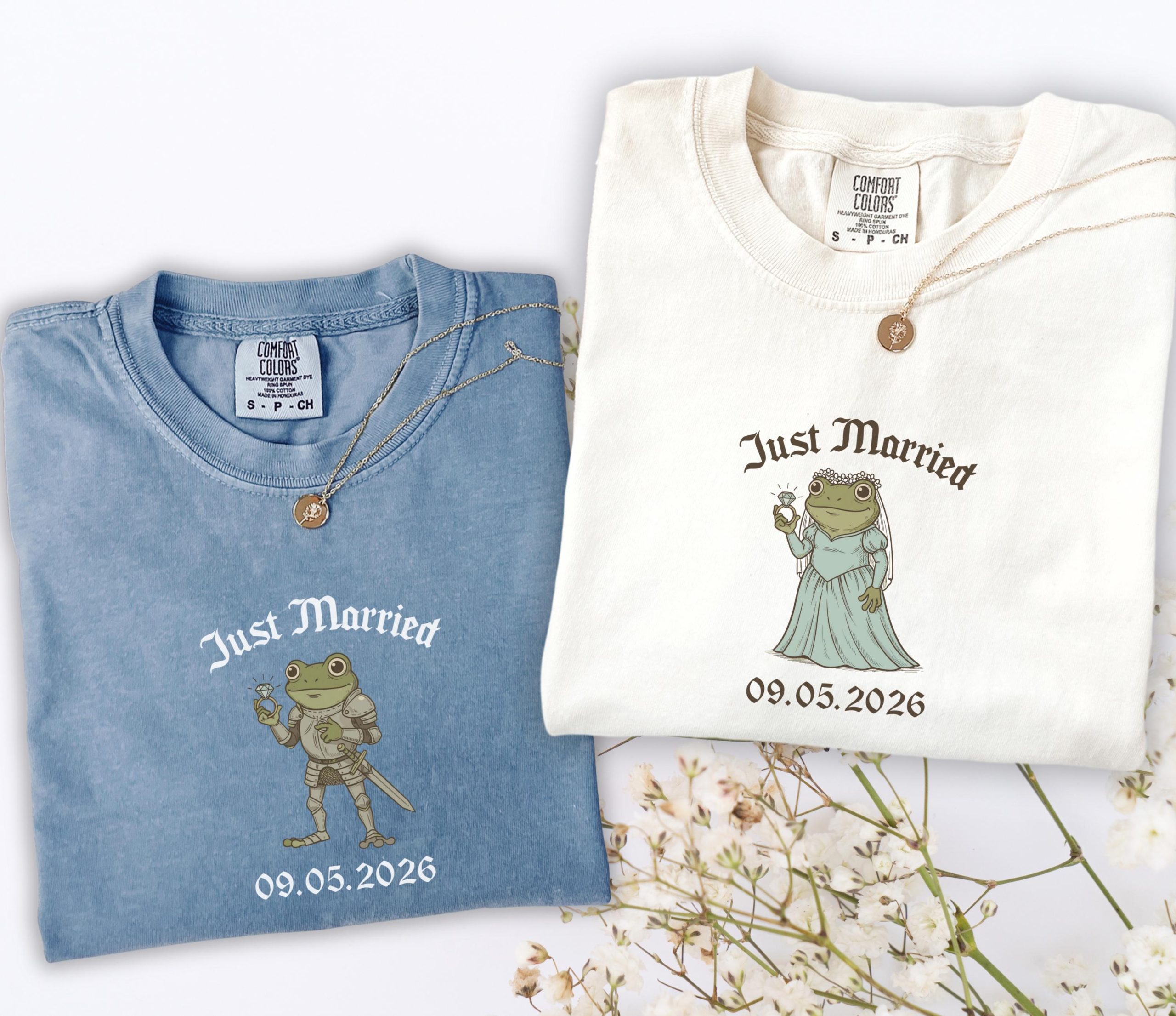 Just Married Frog Personalized Newlywed Graphic T-Shirt