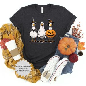 Halloween Goose Cute Funny Fall Spooky Graphic T-Shirt