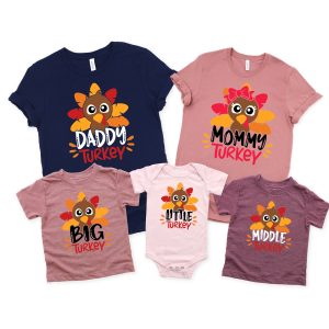 Funny Thanksgiving Turkey Mommy Daddy Kids Graphic T-Shirt