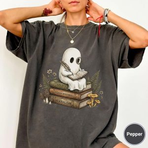 Ghost Reading Books Dark Academia Botanical Graphic T-Shirt
