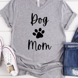 Dog Momt Custom Made Bestselling Moms Graphic T-Shirt