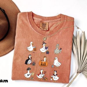Funny Halloween Goose In Costumes Horror Graphic T-Shirt