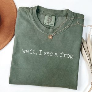 Funny Frog Wait I See A Herpetologist Gifts Graphic T-Shirt