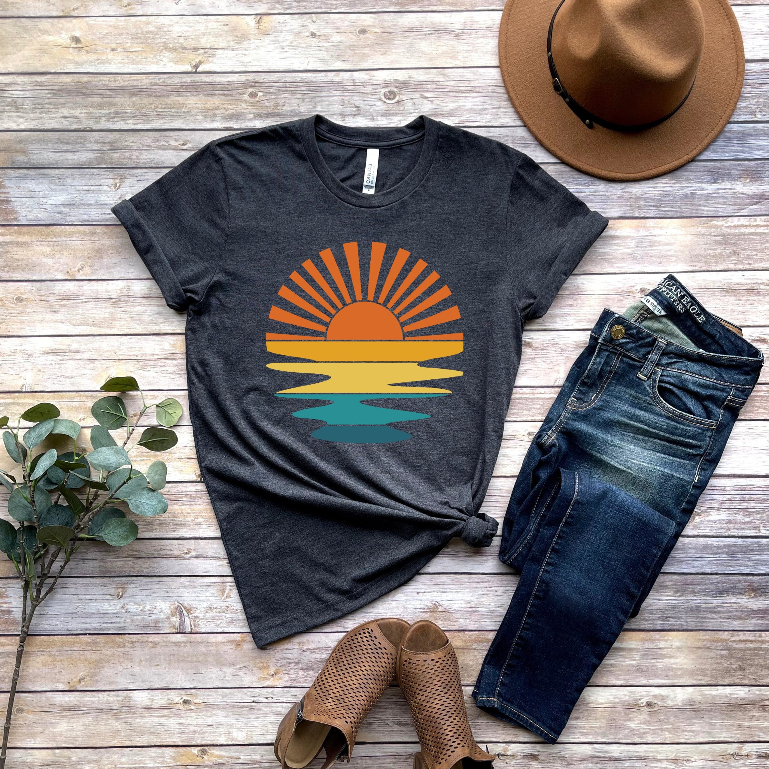Retro Sunset Rays Wavy Sun Sunshine Beachy Graphic T-Shirt