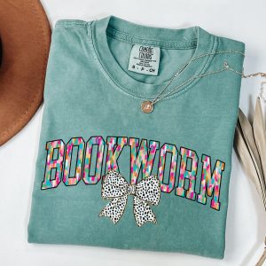 Book Lover Bookish Bookworm Reading Club Gift Graphic T-Shirt